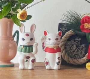 Nathalie Lete Maneki Neko & Rabbit Pottery Ornament Limited Handpaint OOP - Bild 1 von 9