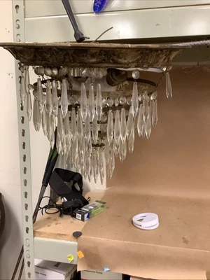 Antigua araña cascada de latón y cristal de 6 niveles Foto 1 de 4