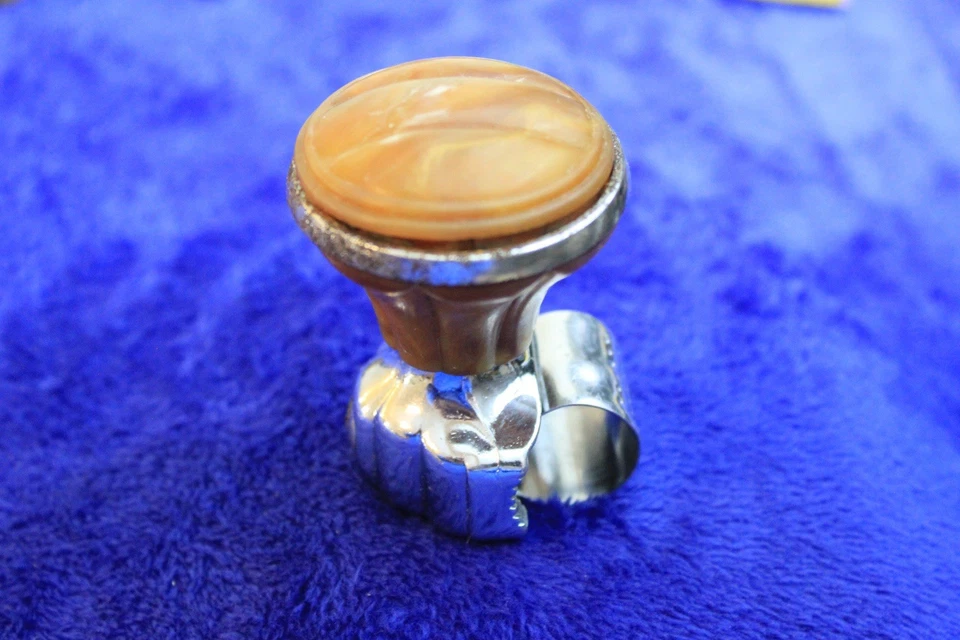 De colección Casco Spinner Perilla Volante Perilla Suicida Brodie Cuello Accesorio Foto 1 de 4