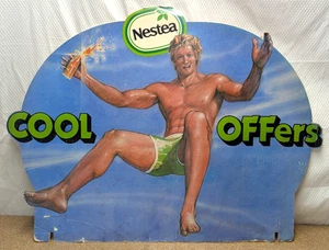 Insegna tè ghiacciato Nestlé Nestea vintage RARA pubblicità negozio cartone espositore 32" - Foto 1 di 3