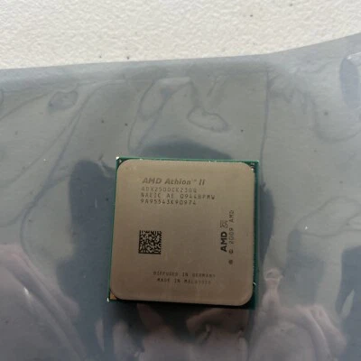 Procesador AMD Athlon II X2 B24 3 GHz Zócalo Doble Núcleo AM2+/AM3 1 MB ADXB240CK23GM Foto 1 de 2