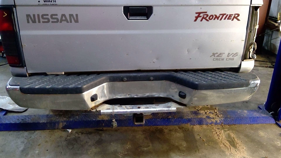 Conjunto de parachoques paso raro cromado para Nissan Frontier 99-2000 envío gratuito Foto 1 de 4