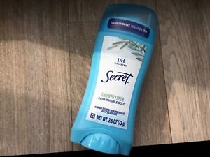 Secret Deo "Shower Fresh" Deo-Stick MHD 04/2023. 24 Stunden Frische
