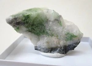+++ Vanadium Dravit -- Usbekistan +++ - Picture 1 of 3
