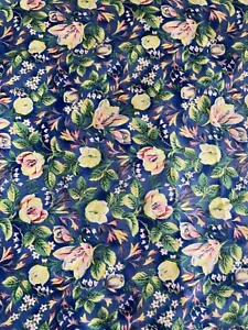 Kona Bay 2000 blau rosa gelb Baumwolle Blumendruck Stoff 30” L x 44” B - Bild 1 von 5