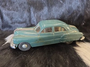 Sujetador de colección verde años 50 Pontiac Windup auto concesionario promoción - Imagen 1 de 7