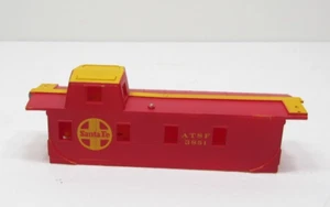 Top of a Bachmann HO tren vagón furgón Santa Fe rojo #ATSF 3851 ferrocarril - Imagen 1 de 5