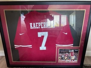 FRAMED SAN FRANCISCO 49ERS COLIN KAEPERNICK AUTOGRAPHED JERSEY - Picture 1 of 3