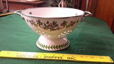 Portmeirion Botanic Garden Colander Rosa Canina Dog Rose Floral Handles 1.5 QT - Image 1 of 2