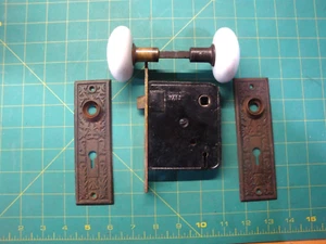 ANTIQUE YALE  BRASS MORTISE LOCK SET-2 ORNATE ESCUTCHEONS-WHITE PROCELAIN KNOBS - Picture 1 of 7