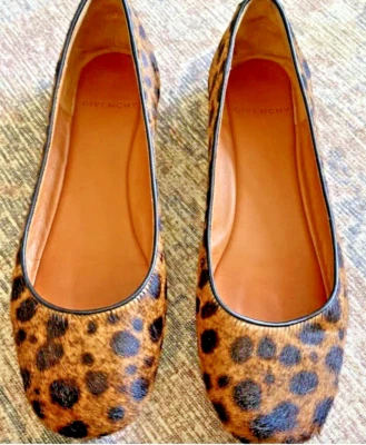 Ballet plano clásico estampado leopardo Givenchy talla 35 Foto 1 de 4