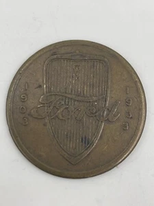 1903-1933 Ford Motor Co "30 Jahre Fortschritt" Messing Medaillon oder Münze; V8 Emblem - Bild 1 von 5
