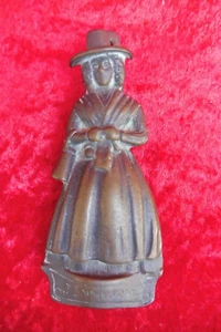 bonito, antiguo golpeador de puerta, figurativo, bronce (latón) - Imagen 1 de 5