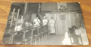 c1912 Cartolina fotografica reale /// PRANZO, BANCONE INTERNO con DIPENDENTI - Foto 1 di 1