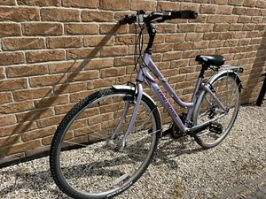 Land Rover ladies Akasha hybrid bike - Picture 1 of 7