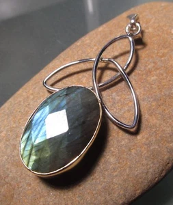 925 Sterlingsilber Schnitt Labradorit keltischer Anhänger. Geschenktüte. - Bild 1 von 7