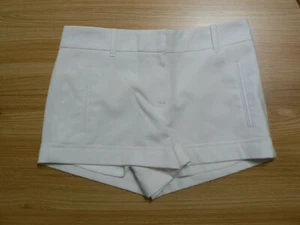 FOREVER 21 WOMEN SIZE XS (28x2) WHITE SHORTS-9" RISE-LINED-CUFFED-STRETCH-EUC - Picture 1 of 8