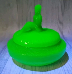 VINTAGE LE SMITH GREEN URANIUM GLASS JACKIE VANITY POWDER TRINKET JAR ART DECO - Picture 1 of 24