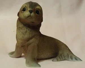Roger J Brown Signed Seal Pup Akiku 1978 Porzellan Biskuit 20010 - Bild 1 von 4