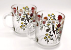 Paire vintage de tasses en verre avec fleurs sauvages classiques imprimées par R. Carmen ; France