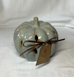 BEN VESTITA CASA ZUCCA CERAMICA PROFUMO AUTUNNO BLU VERDE 4X5 NUOVO CON ETICHETTE - Foto 1 di 3