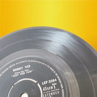 Bobby Vee & The Crickets – The Night Has a Thousand Eyes 7″ LEP2084 EX/VG+ - Image 1 of 4