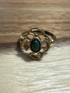 Vtg Avon BARONESS RING Sz 7.5 Gold Tone Faux Jade Green Maltese Cross - Picture 1 of 8