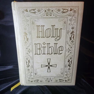 1970 Holy Bible: Saint Joseph Fine Art Edition of The New American Bible - Imagen 1 de 9