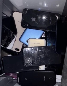 One Random iPhone And Android for Scrap, Parts | iPhone 11, XR, X, 8, 7, 6s, 6 - Picture 1 of 1