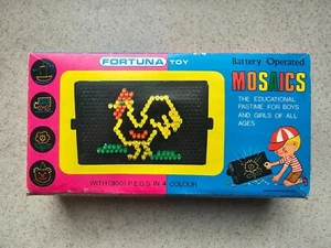 Giocattolo Fortuna Vintage Mosaici Hong Kong Lite Brite Knock Off Funzionante Completo - Foto 1 di 13