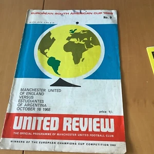 MANCHESTER UNITED v ESTUDIANTES 16th October 1968 With Football League Review - Picture 1 of 4