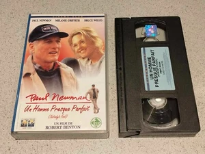 K7 - VHS - UN HOMME PRESQUE PARFAIT - Newman / Griffith - Fr. - 2000 - (C1) - Photo 1/2