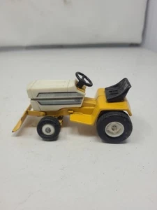 1976 Ertl 1:16 International Cub Cadet 1650 Lawn & Garden Tractor w/Blade - Picture 1 of 15