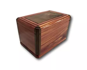 Urna funeraria de cremación funeraria hecha a mano de madera de cedro rojo aromático - Imagen 1 de 6