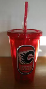 Calgary Flames 16 Unzen REISEBECHER KEIN VERSCHÜTTEN DECKEL MIT STROHHALM - Bild 1 von 1