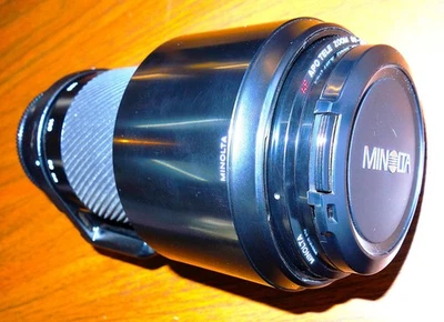 Minolta AF 80-200mm f2.8 APO Rare Black Lens in Very Good Condition - Image 1 of 4