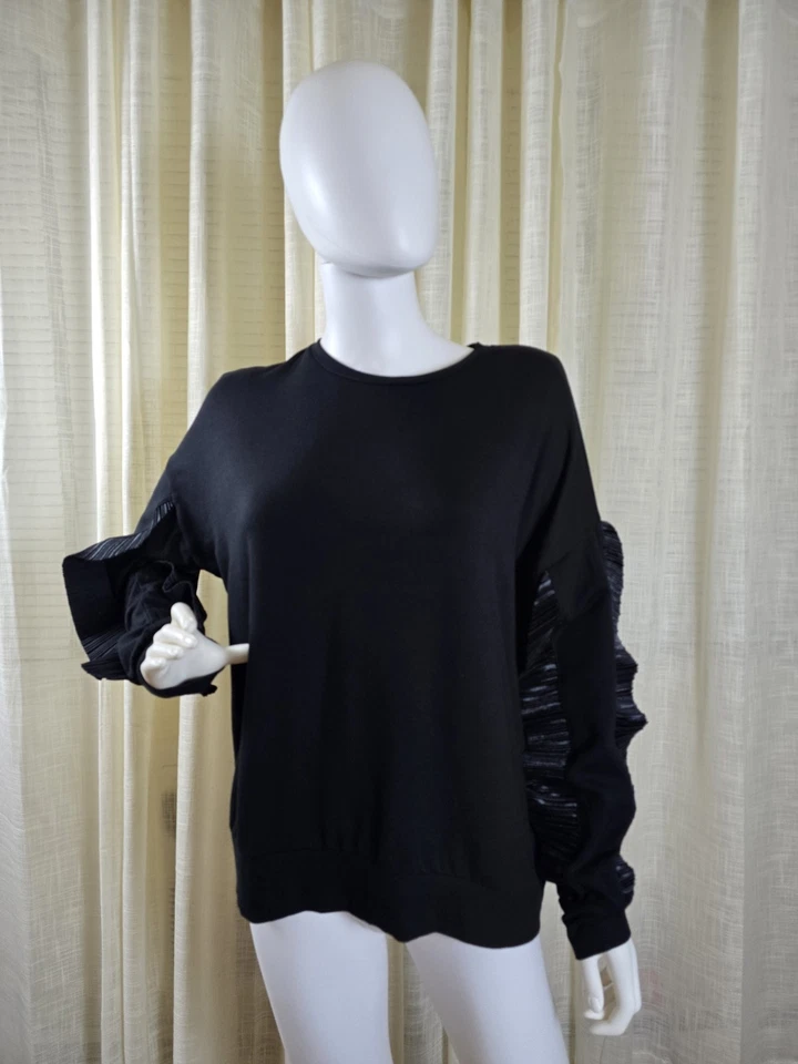 Sudadera Express para mujer negra con volantes con mangas talla GRANDE Foto 1 de 4