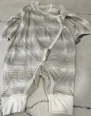 Under The Nile 100%有机棉1件6-9个月按扣睡衣 — 第 1/4 张图片