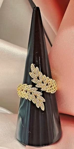 An elegant Sunbulah ring studded with the finest types of elegant zirconium - Picture 1 of 2