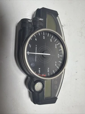 2006-2007 06-07 YAMAHA YZF R6 CLUSTER GUAGES SPEEDOMETER - Image 1 of 4