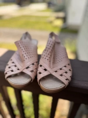 Earth Women's Pisa Galli Perforated Leather Cork Wedge Sandal Size 7 Dusty Pink - Image 1 of 4