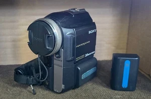 Sony Handycam DCR-PC330E Mini DV Tape Digital Video Camera HANDYCAM with EXTRAS - Picture 1 of 10