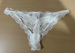 Neu mit Etikett Victoria’s Secret Dream Angels Cheekini-Höschen weiß Spitze Größe XL - Bild 1 von 5