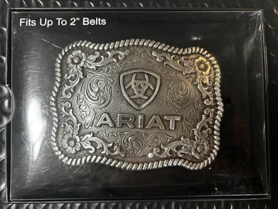 Cinturón Ariat Western Hebilla Logo Festoneado Rectangular Tono Plata A37006 Foto 1 de 2