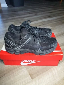 Nike Vomero 5 Triple Black Men's Size 11 - Picture 1 of 8