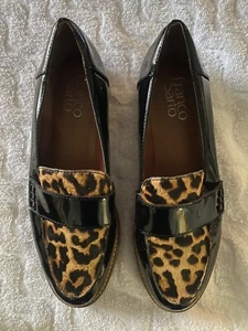 Mocasines de cuero patentados con estampado de leopardo talla 8 - Imagen 1 de 4