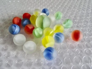 mARBLES VINTAGE FROSTED CAT'S EYE MULTI COLOR SHOOTER DUCKS TOY LOT  neocurio - Picture 1 of 7