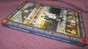 FAMILY PICTURES ~ Beth Yahp. Signed! sc 11 Aust'n Short Stories UNread in MELB - Imagen 1 de 1