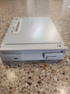 Newtronics Co. Mitsumi D359M3D Internal 1.44MB 3.5" inch IDE Floppy Disk Drive - Picture 1 of 3