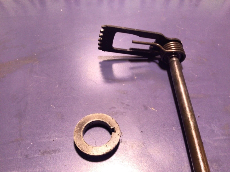 1985 - 1988 Suzuki LT230 Engine Gear Shift Shaft 25510-25C00 - Image 1 of 4